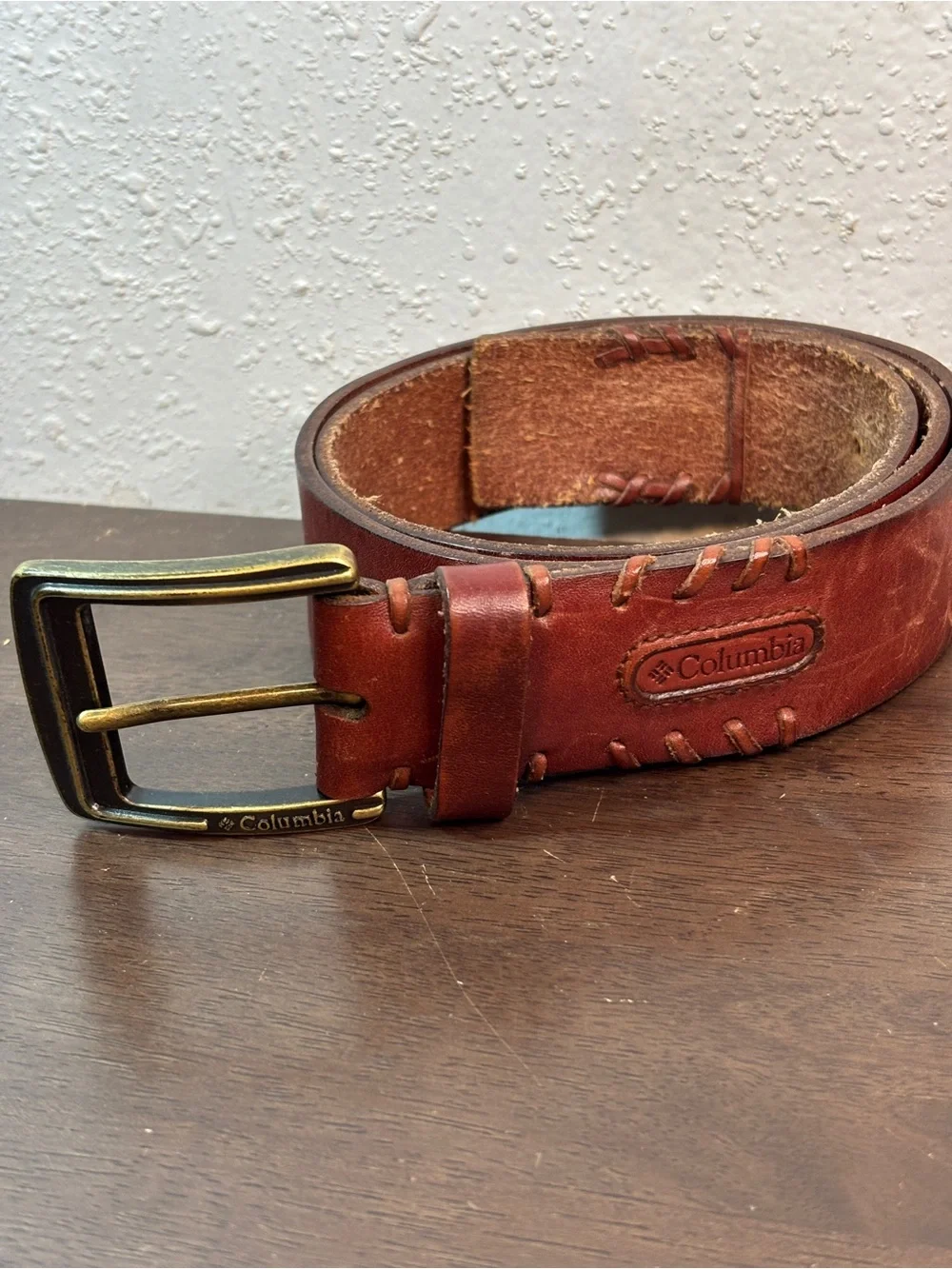 Columbia Men's Chestnut Brown Leather Belt with Brass-Tone Buckle